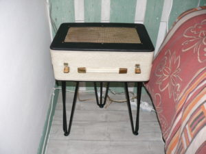 table de nuit valise